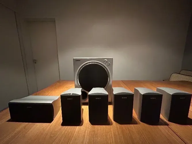 CONJUNTO DE CAIXA DE SOM SONY (HOME THEATER)