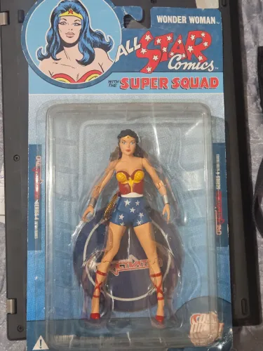 Boneca Mulher Maravilha DC Direct All Star Comics Super Squad Lacrada