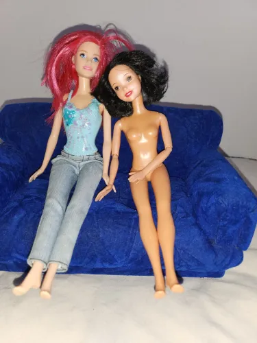 Lote de boneca Barbie, uma branca de. Neve 