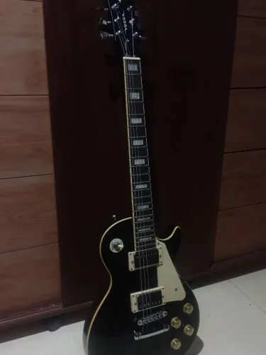Guitarra Vogga Les Paul Preta