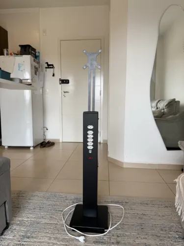Totem de Piso + Suporte Monitor 24" + Régua de Tomadas