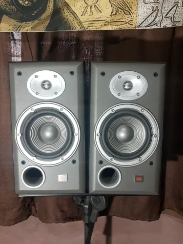 Caixas acústicas jbl  e30 bookshelf hometheater 