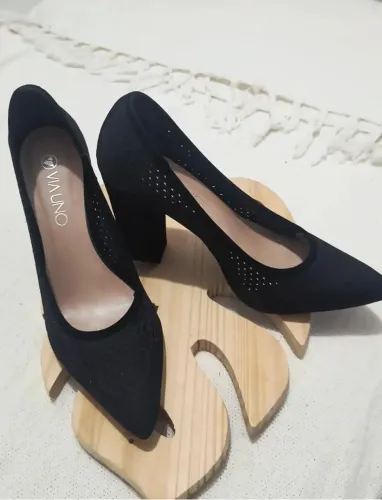 NOVO Scarpin Preto Tricot salto revestido em Suede em Suede ?