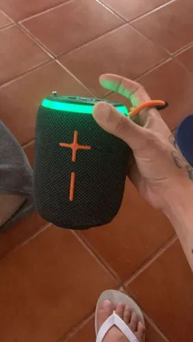 Vendo duas caixinhas de som Bluetooth novas