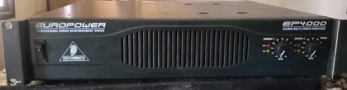 Amplificador de potencia Behringer Europower 4000