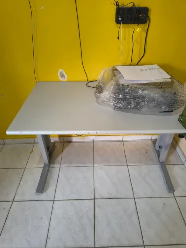 Mesa industrial para escritório