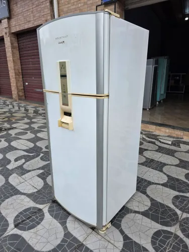 Geladeira Brastemp duplex frost free com motor e gás original nunca passou para o conserto