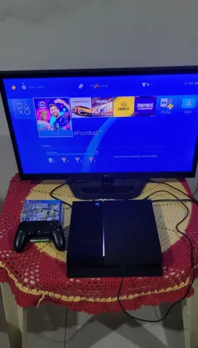 Ps4 Em Ótimo Estado de Conservação Com Jogos !!!