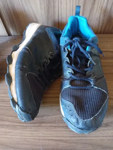 Tênis Adidas Azul 40
