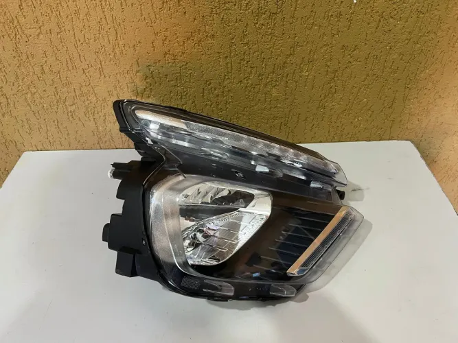 Farol direito C3 / Basalt / Aircross 2022/2023/2024/2025/2026