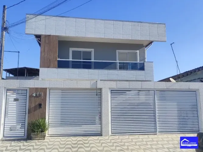 Casa com sacada de 2 Dormitórios no Jardim Princesa em Praia Grande