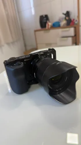 Sony ZV-E10 + Lente 16-50mm Sony(lente do kit)+ Extras || Perfeito estado