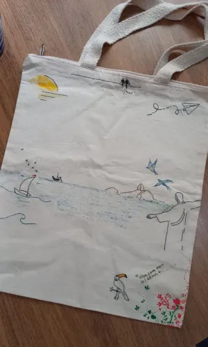 Ecobag com pintura e bordado à mão