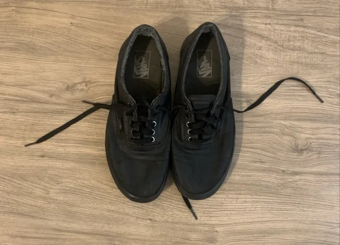 Tênis Vans Authentic Preto (USADO) Tam 40
