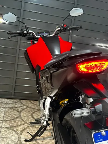 Vendo cb 300f