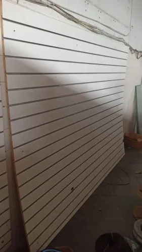 Painel expositor sled 2,40 X 1,90 com cantoneira tds de alumínio