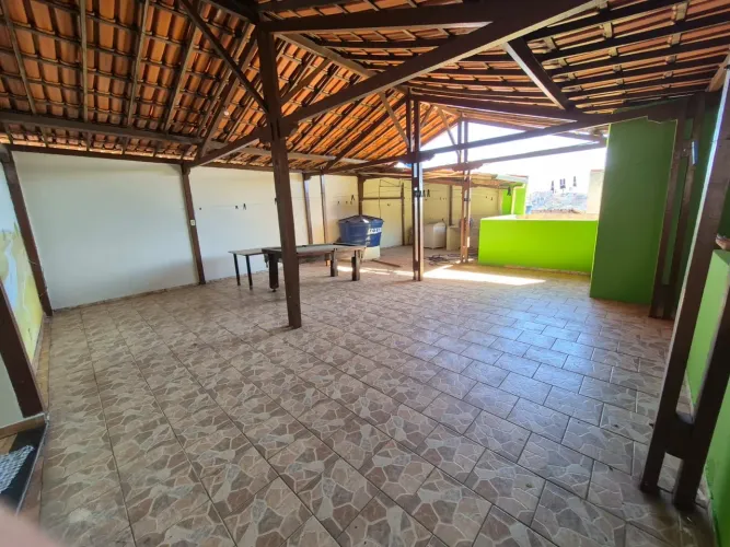 VENDE-SE CASA - ÓTIMA OPORTUNIDADE