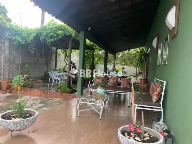Santa Cruz | Sobrado 4 quartos, sendo 1 suite