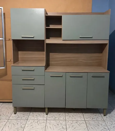 Armário semi novo