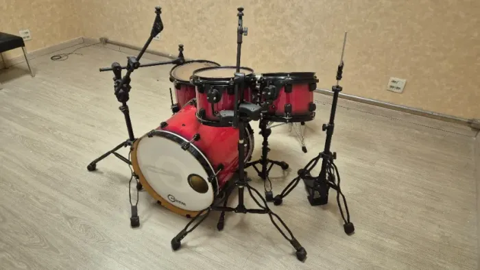 Bateria RMV Concept + upgrades + banquinho - Caixa Purple Heart + peles Evans/Aquarian