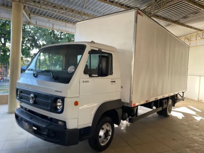 VW 8-160 2016 Baú de 6,20 Extra