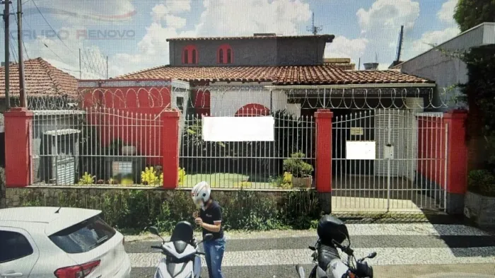Venda: Casa Comercial 250m² c/ 13 Salas/Dorms. A 600m do Metrô Largo Treze!