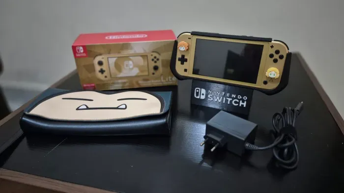NINTENDO SWITCH LITE HYRULE EDITION DOURADO - ZELDA