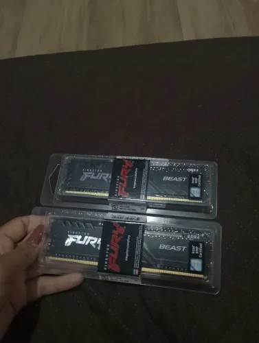 2 Memórias RAM Kingston Fury Beast 8GB DDR4 3200MHz CL16