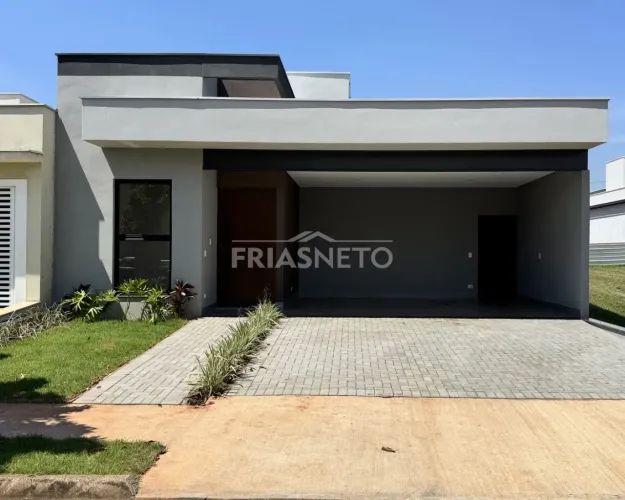 Casa térrea à venda em condomínio fechado em Piracicaba/SP.