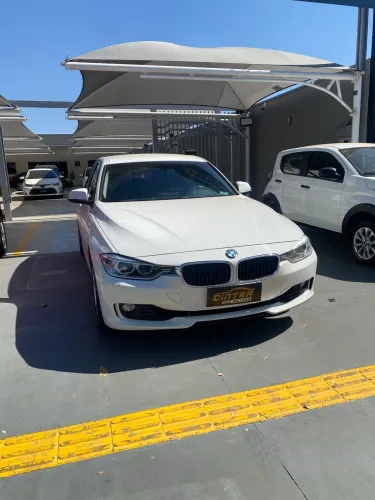 BMW 320I A 2.0 Turbo/activeflex 16V 184cv 4P 2014