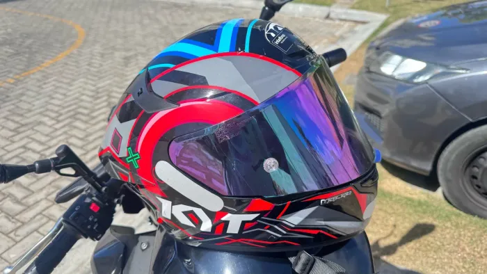 Capacete kyt 