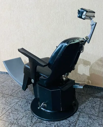 RELÍQUIA CADEIRA DE BARBEIRO FUNCIONANDO PERFEITAMENTE