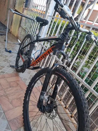 Specialized rock hopper aro 26