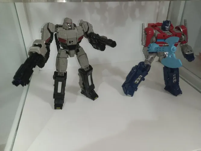 Dupla de figuras Transformers Bootleg - Megatron e Optimus