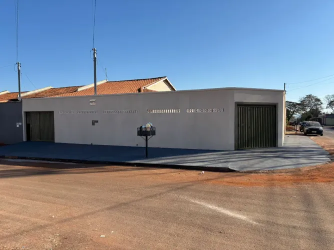 Casa em Goiânira parque Los Angeles Quitado e bem arejada