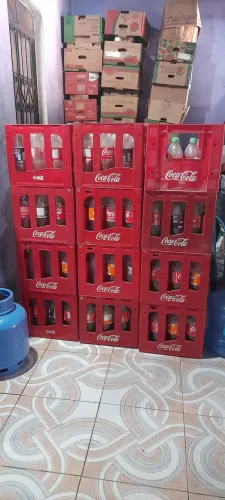 Vazilhames de Coca retornável 2lts