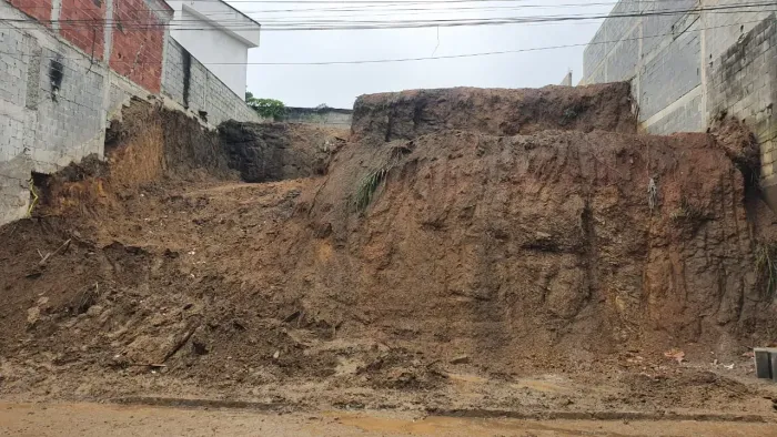 Excelente Terreno no Condomínio Reserva Park em Maria Paula - São Gonçalo - RJ