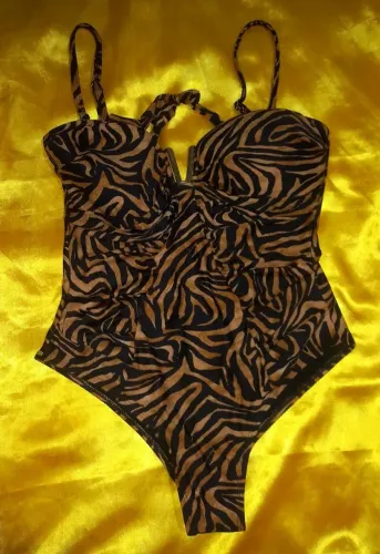 Maiô Bandeau com estampa animal