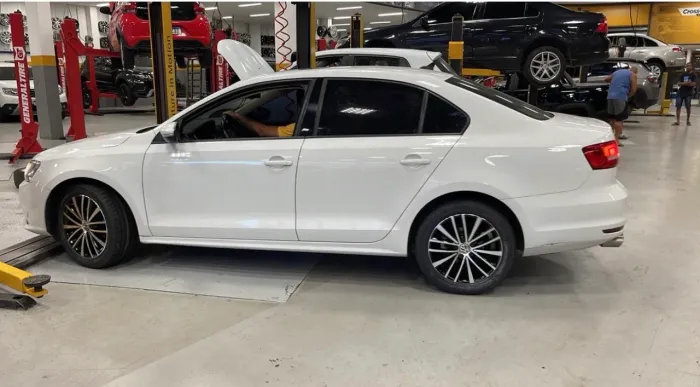 Volkswagen Jetta Comfortline 2.0 T.flex 8V 4P Tipt. 2015