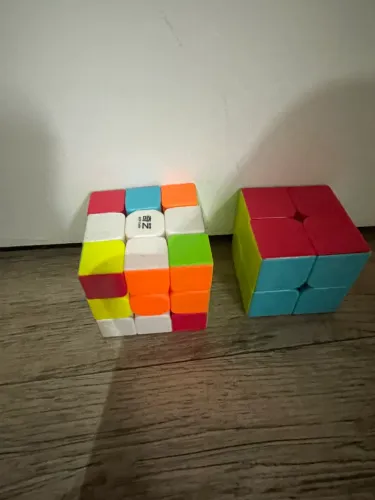 ? Cubo Mágico 3x3 + 2x2 