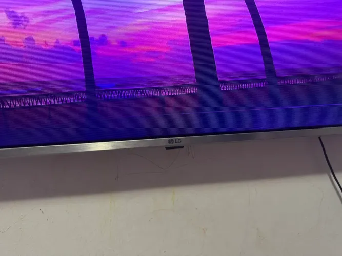 Vende-se televisão LG ,55 polegadas  leia o anúncio 