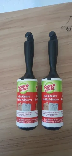 Kit 2 Rolos Adesivo Tira Pelos Scotch-Brite 3M - Limpa Tecidos, Roupas e Sofás (21 Folhas