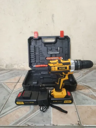 Parafusadeira Furadeira 21V B-tek + 2 Baterias + Maleta (Nova na Caixa)