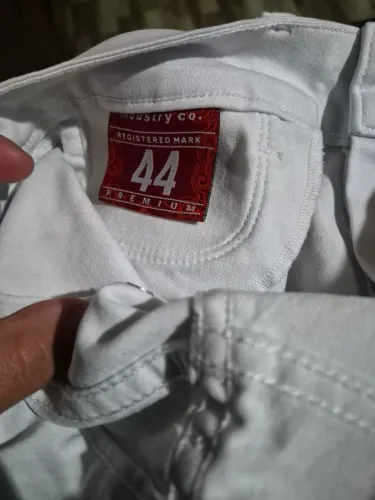 Calça feminina branca