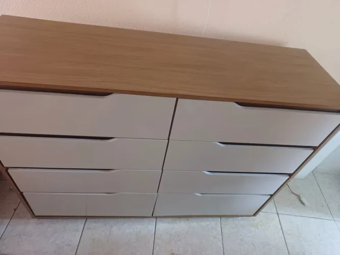 Vende-se cômoda gaveteiro com 8 gavetas amplas