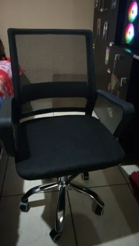 Cadeira escritório nova