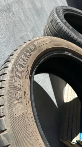 Pneu 215/50/17 michelin