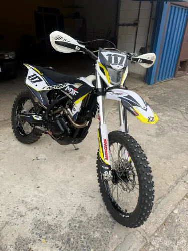 MXF 270 F 4 Tempos - Moto muito conservada OPORTUNIDADE