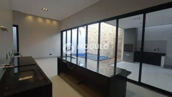 CASA RESIDENCIAL à venda, 3 quartos, 3 suítes, 3 vagas, Vigilato Pereira - Uberlândia/MG