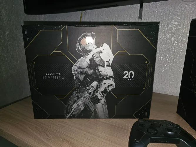 Console Microsoft Xbox Series X 1TB Halo Infinite edição limitada